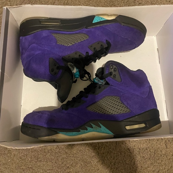 Jordan 5s - Picture 2 of 4